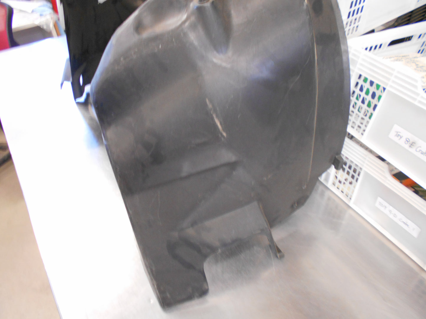 Holden VY/VZ Adventra Genuine Front Right Inner Guard Liner New Part