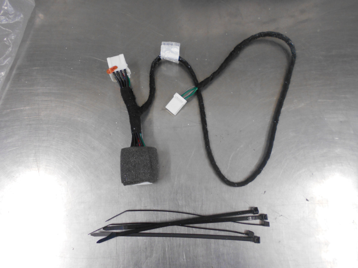 Holden RC Colorado Genuine Telephone Wiring Loom New Part