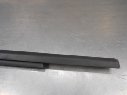 Renault Various Models Genuine Front Right Hand Door Glass Seal New Part