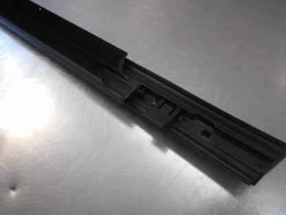 Honda Civic Genuine Front Right Hand Door Window Moulding New Part