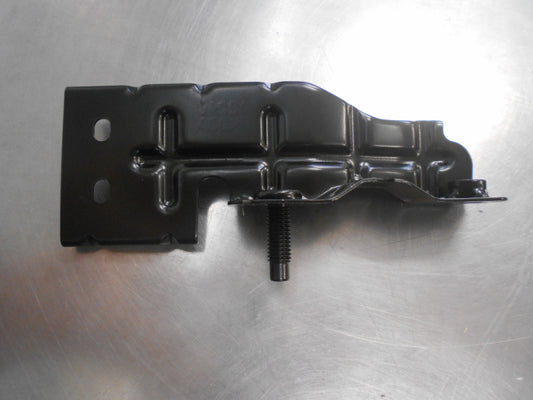 Nissan Teana Genuine Front Bumper Upper Right Hand Retainer New Part