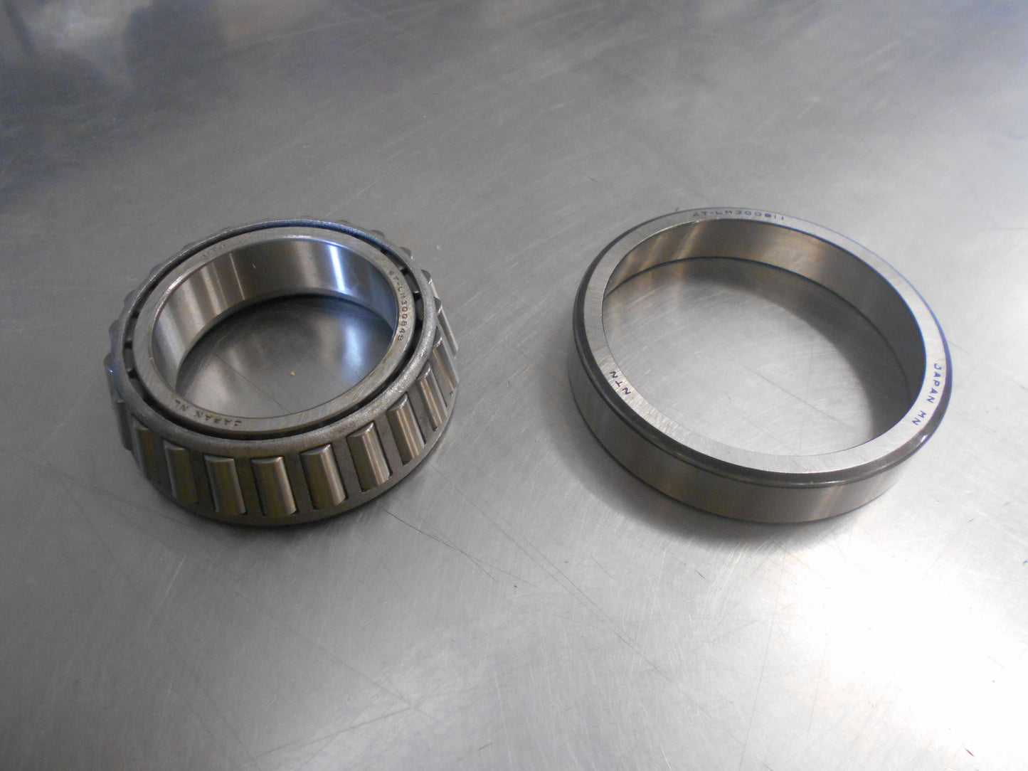 Nissan Various Models Genuine Front Wheel Bearing New Part