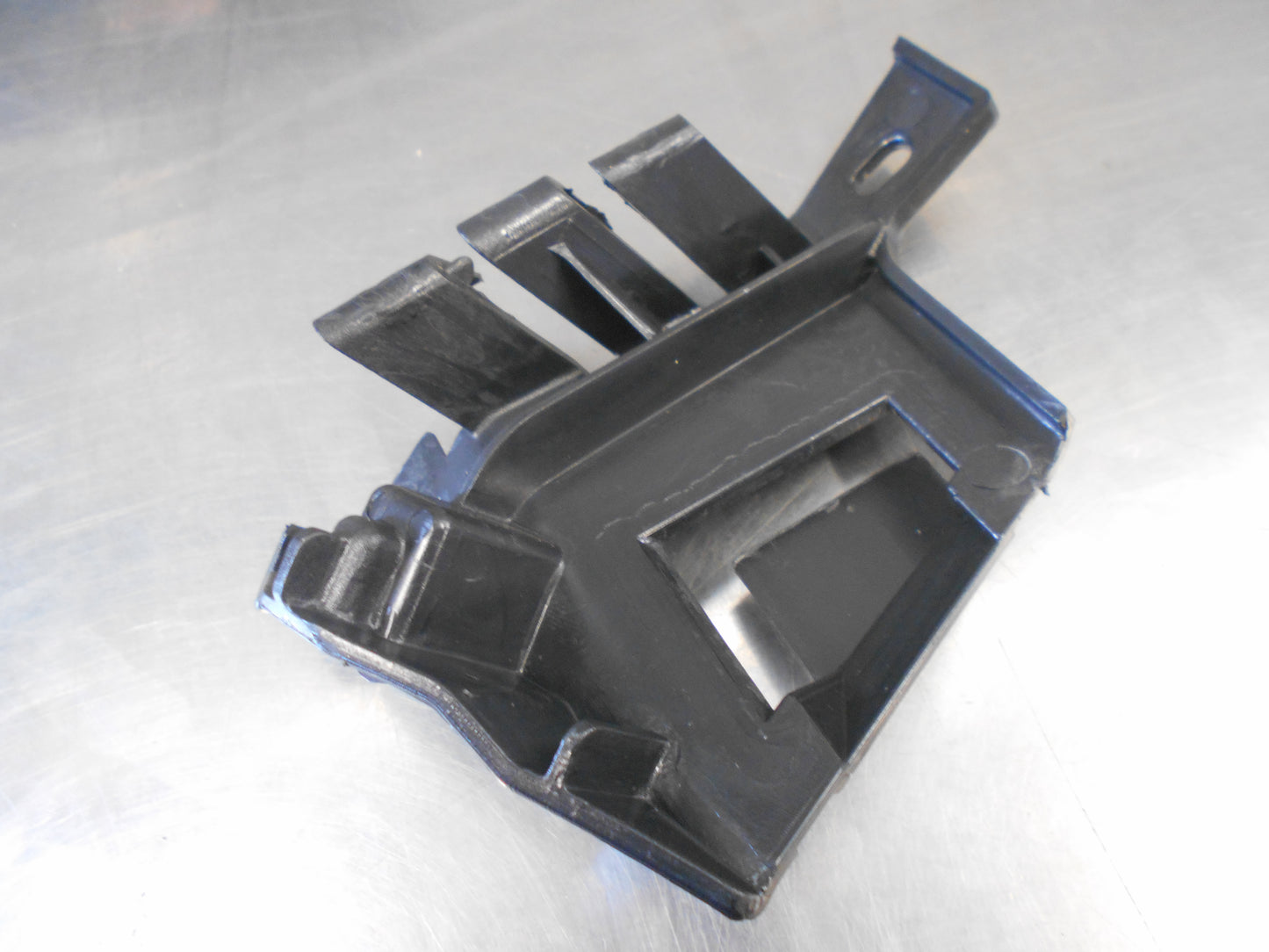 Ford SX SY Territory Genuine Right Hand Front Bumper Side Retaining Bracket New Part