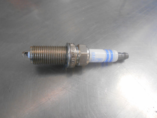 Ford Focus / Mondeo Genuine Spark Plug New Part