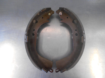 Nissan Y60 / Y61 Patrol Genuine Rear Brake Shoe Pair New Part