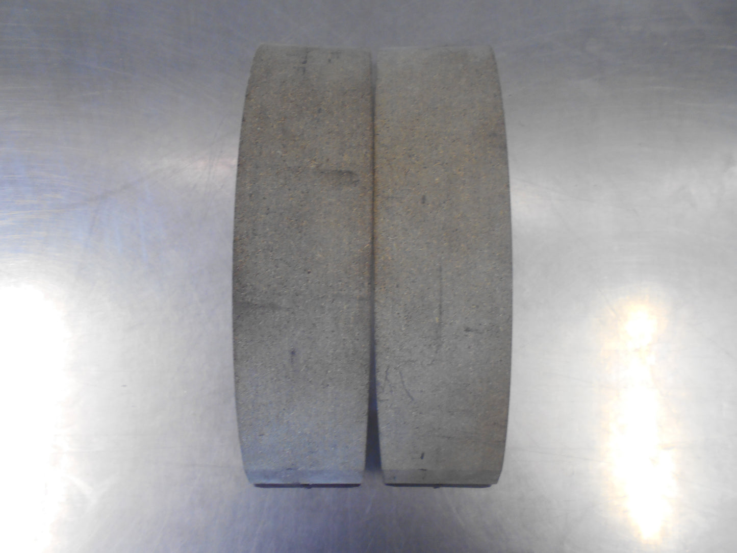 Nissan Y60 / Y61 Patrol Genuine Rear Brake Shoe Pair New Part