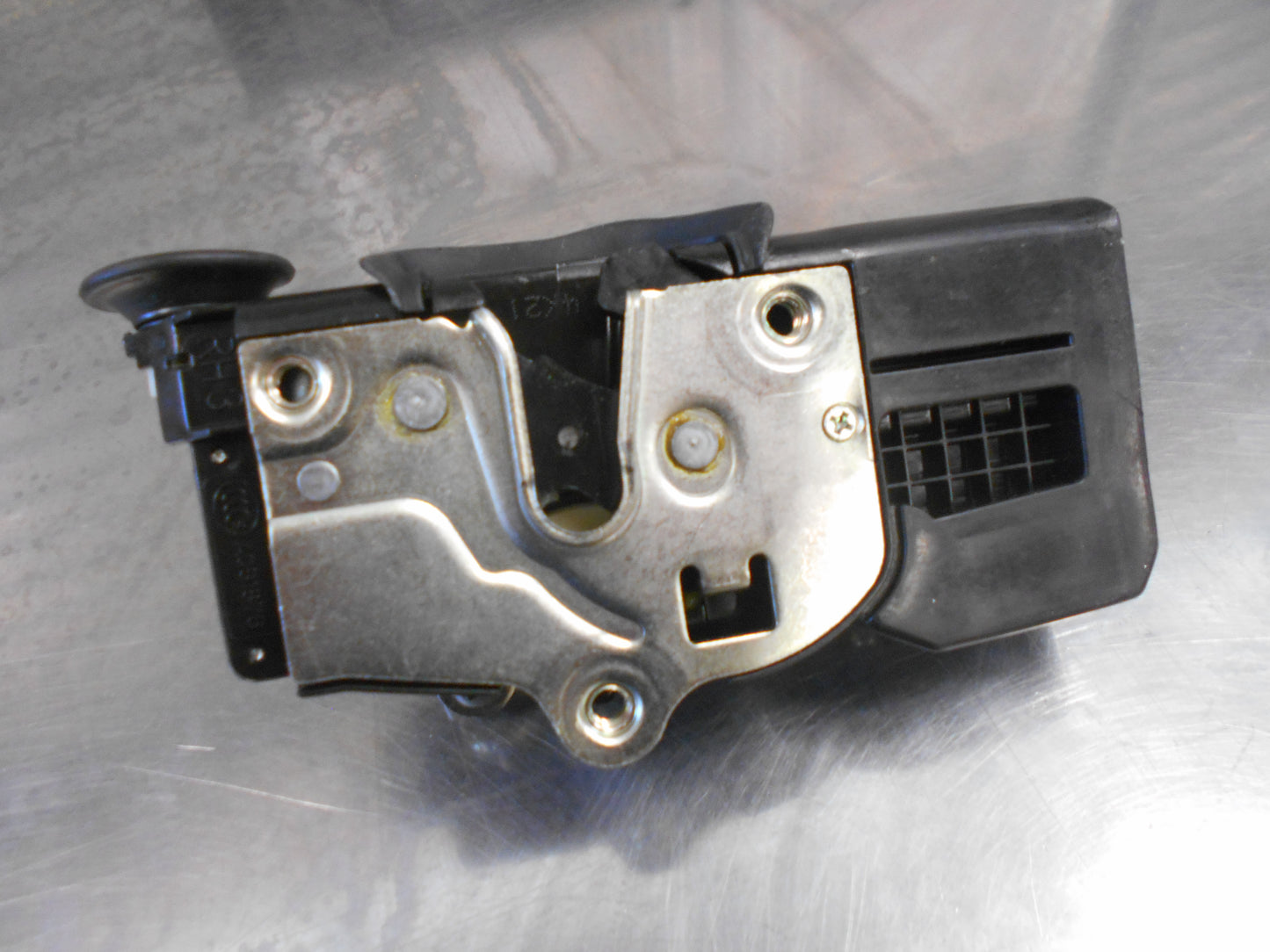 Holden Captiva MaXX Genuine Right Hand Rear Lock New Part