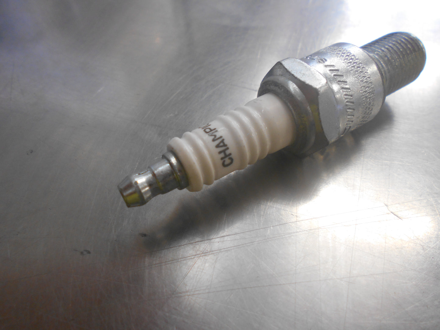 Holden Rodeo / Astra Genuine Spark Plug New Part