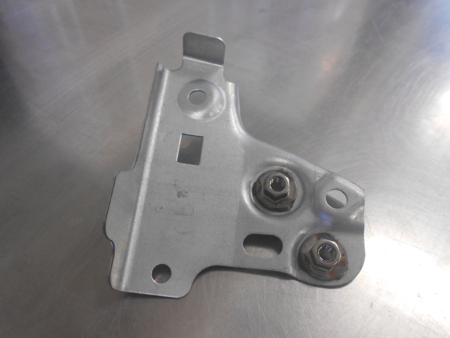 Holden TM Barina Genuine Right Hand Guard Upper Rail Bracket New Part