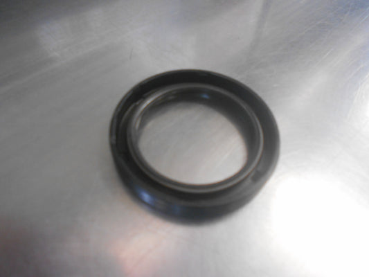 Holden Commodore Genuine T5 Transmission Rear Oil Seal New Part