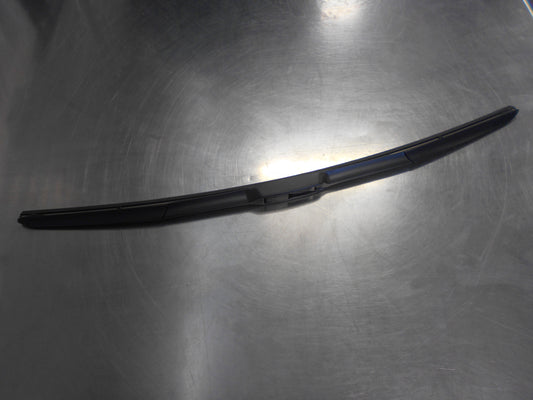 Suzuki Kizashi Genuine Front Wiper Blade New Part
