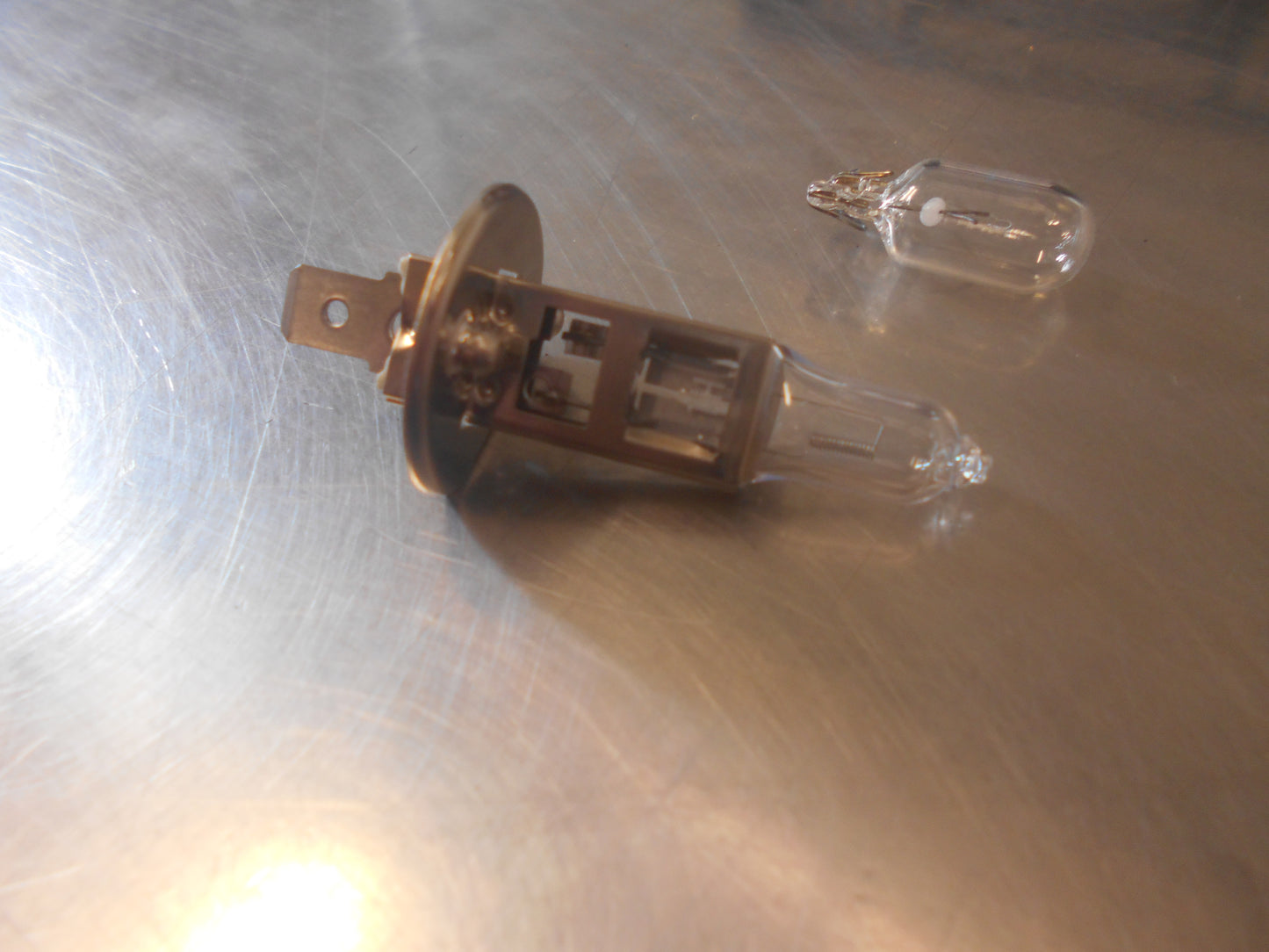 Nissan Various Models Genuine H1 12V 55W Headlight Bulb New Part