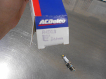 Holden, Ford, Toyota Various Models Genuine Spark Plugs New Part
