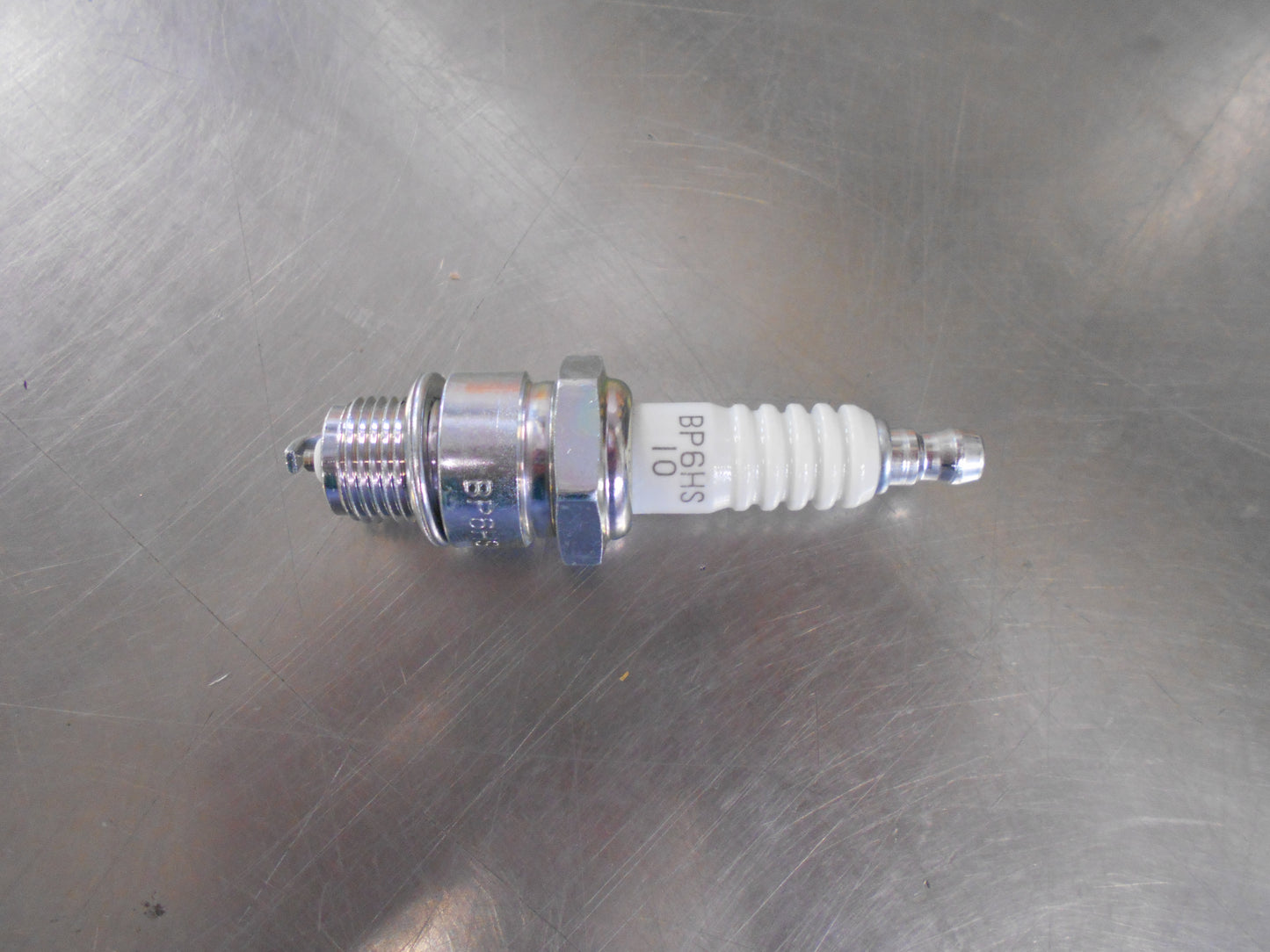 NGK Spark Plug Suits Marine Outboards Yamaha/Nissan/Mitsubishi New Part