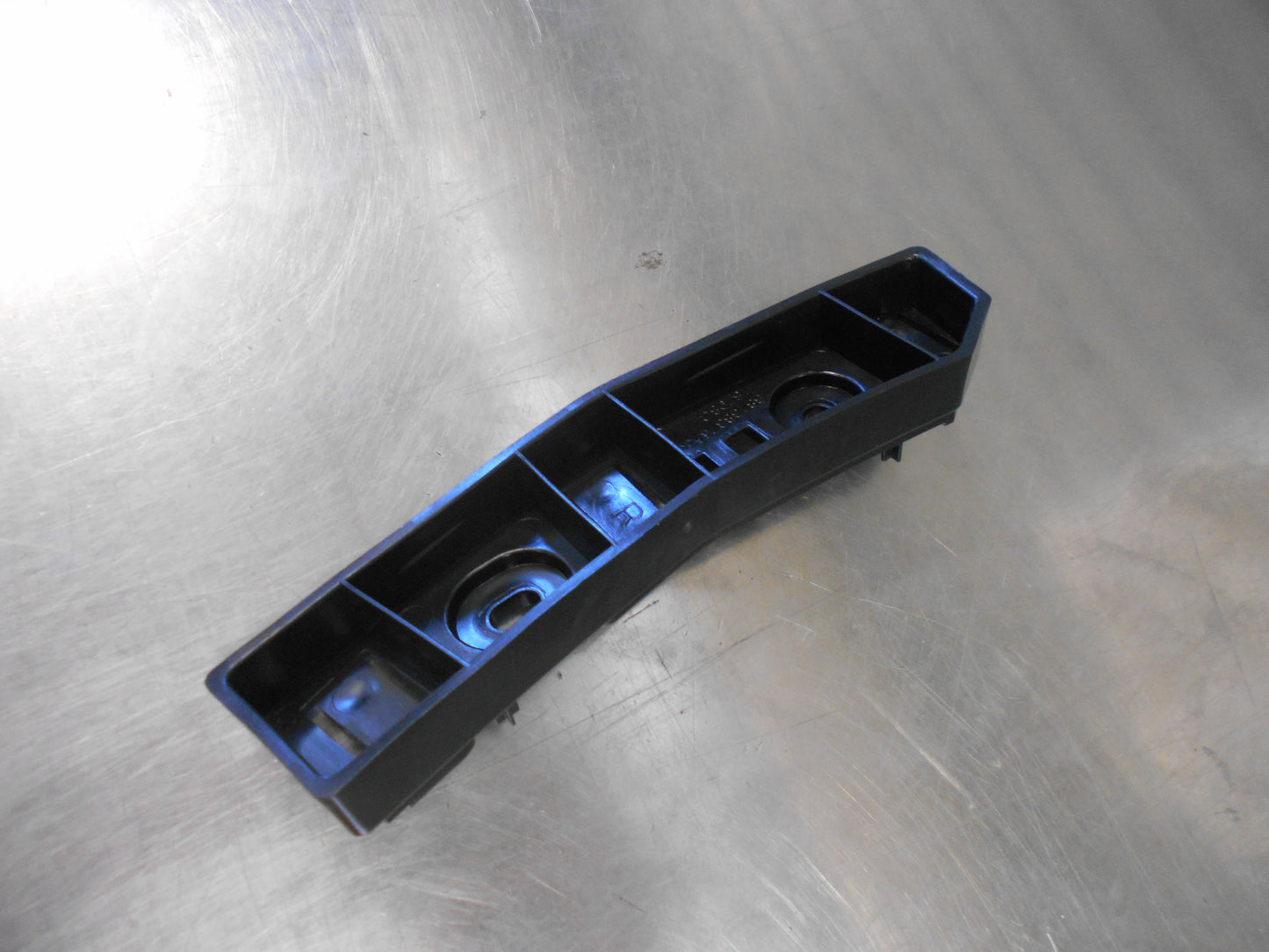 Jeep Cherokee Genuine Right Hand Bumper Mounting Bracket New Part