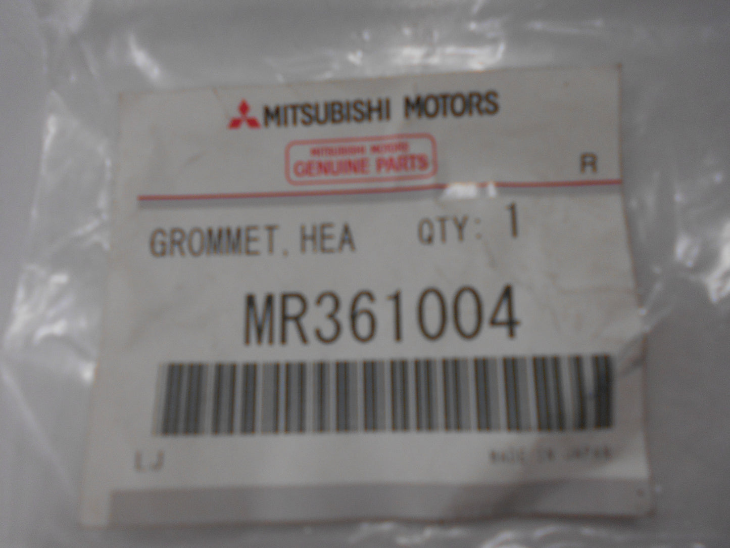 Mitsubishi Galant/Lancer Genuine Lower Headlamp fastener Clip New Part