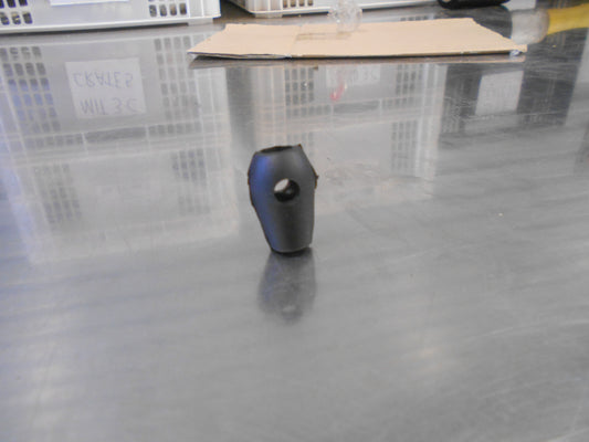 Nissan Navara Genuine Control Lever Insulator New Part