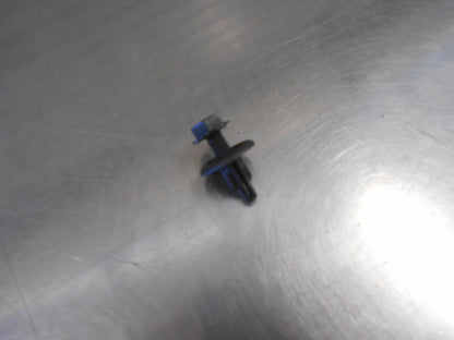 Nissan Various Models Genuine Push Pin Clip New Part