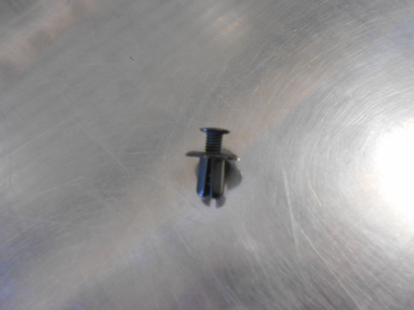 Holden Captiva Genuine Guard Liner Retainer Clip New Part