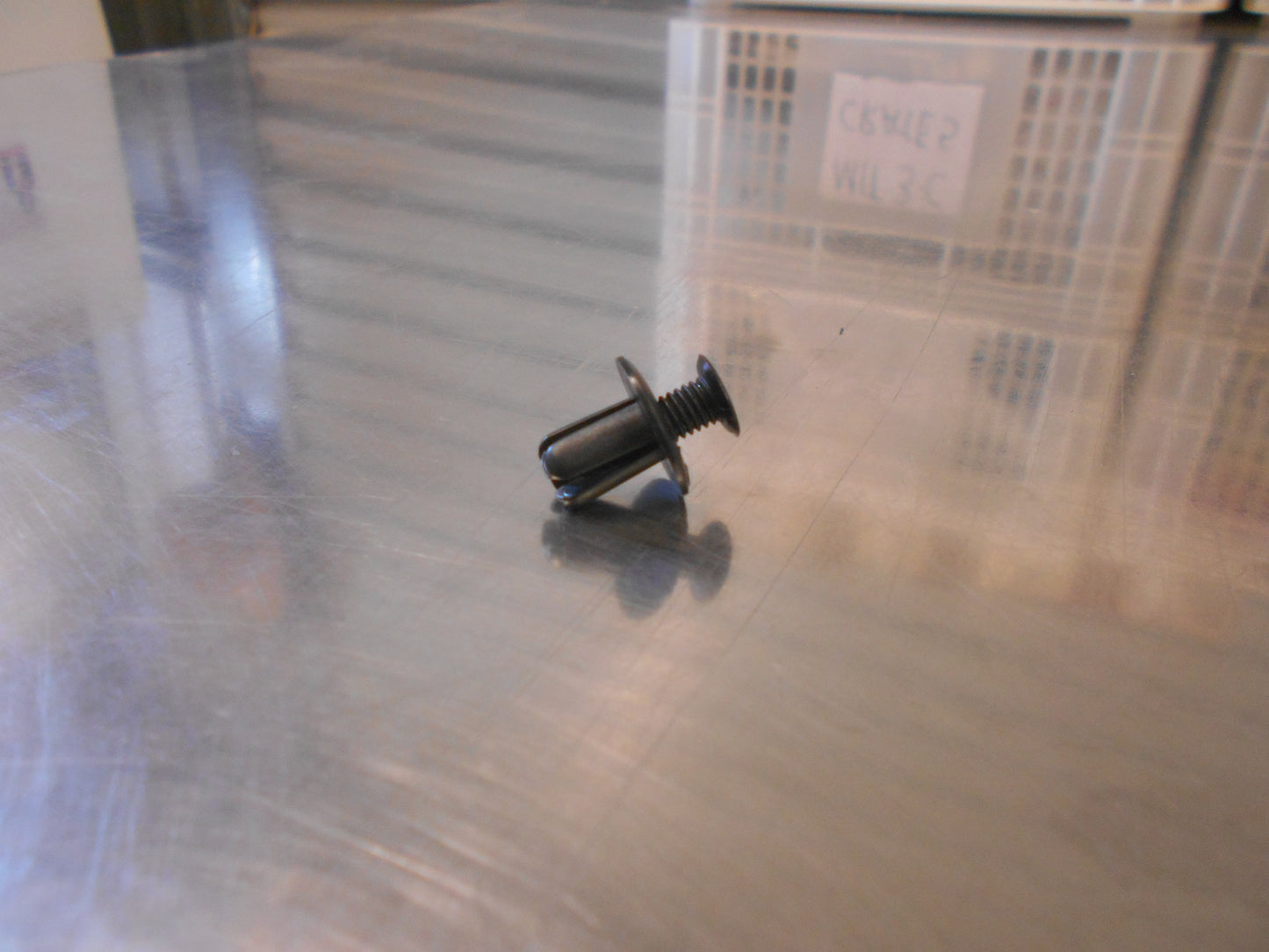 Holden Captiva Genuine Guard Liner Retainer Clip New Part