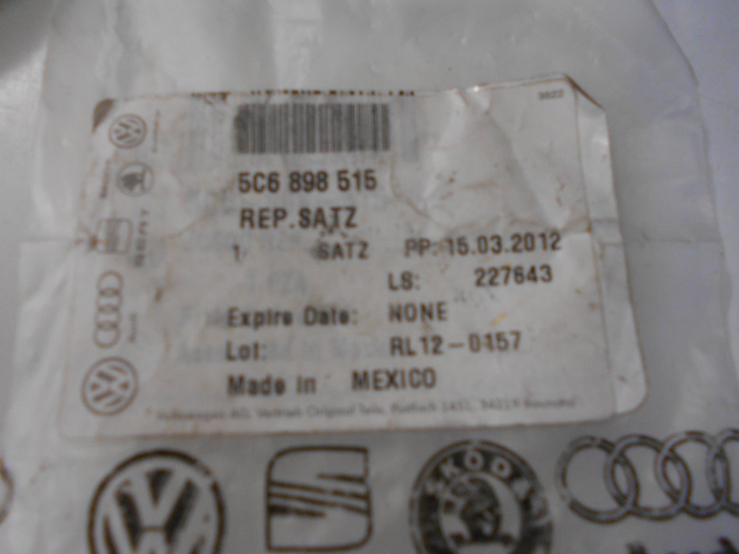 Volkswagen Jetta Genuine Seat Repair Bolt Set New Part