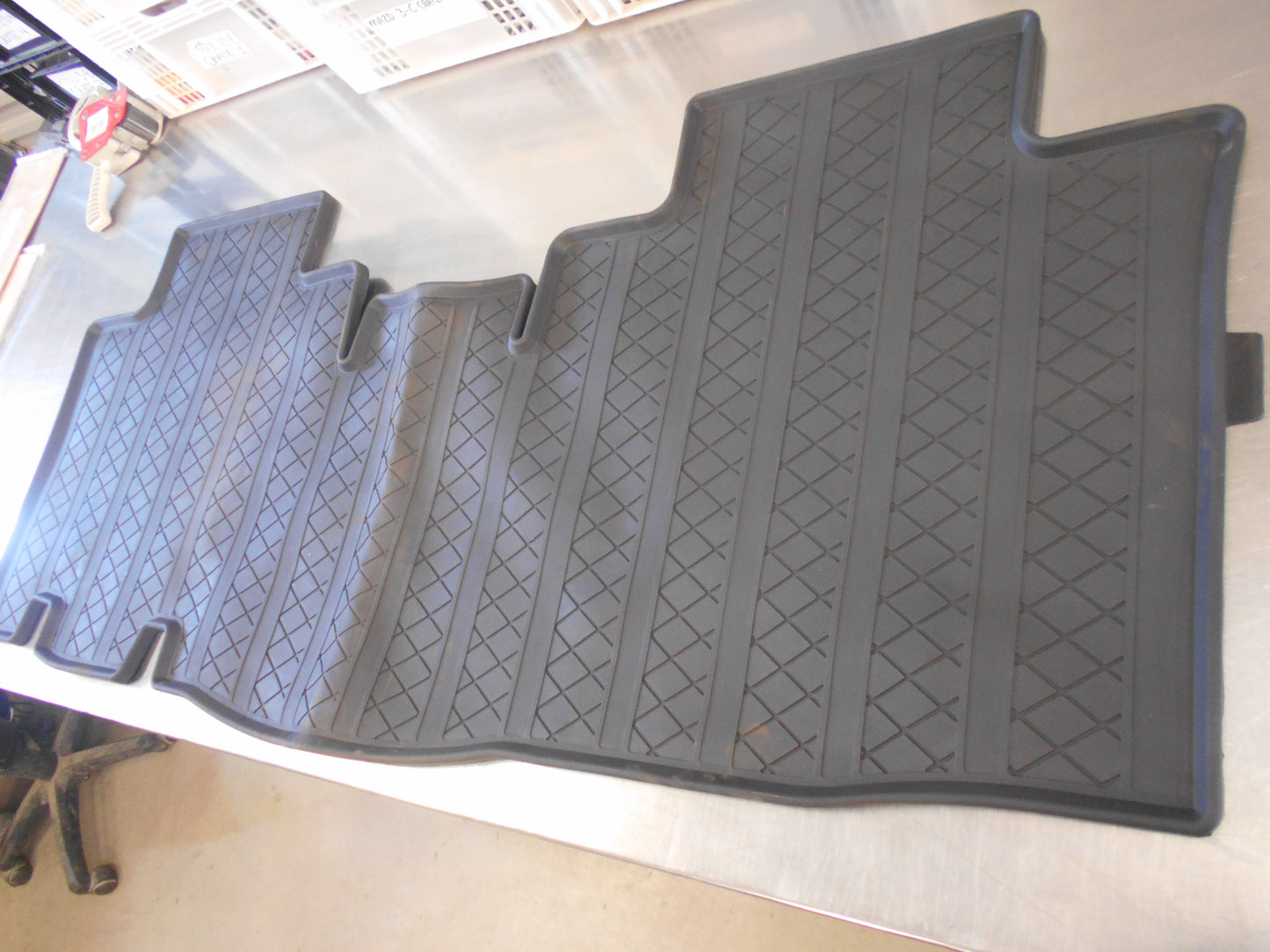 Nissan Navara D23 King Cab Genuine Second Row One Piece Heavy Duty Rubber Mat New Part