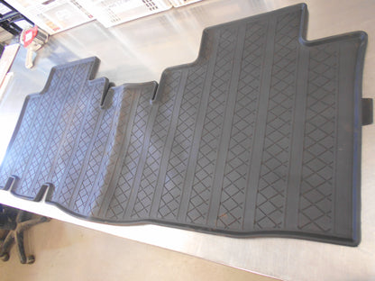 Nissan Navara D23 King Cab Genuine Second Row One Piece Heavy Duty Rubber Mat New Part