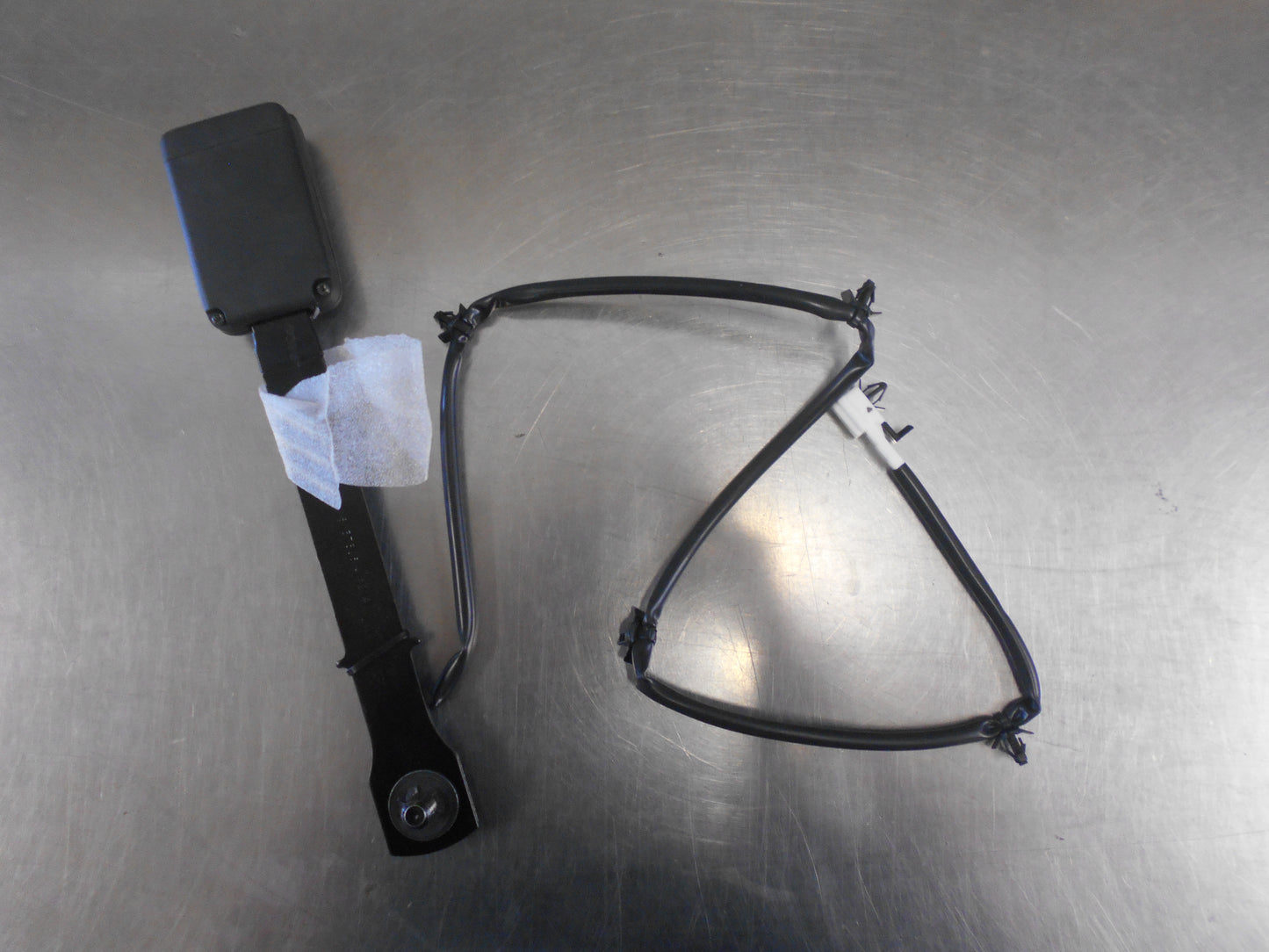 Nissan Juke Genuine Front Left Seat Belt Buckle New Part