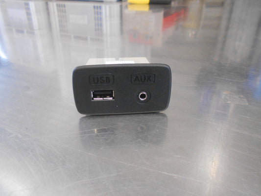 Subaru Forester/WRX/STI/Legacy Genuine Auxiliary USB Audio Jack New Part