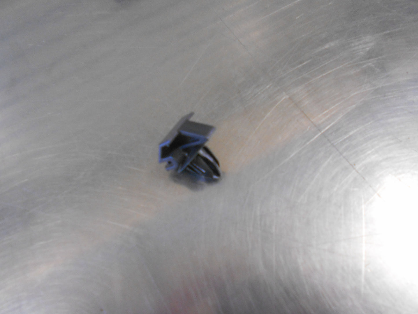 Ford Focus Genuine Clip New Part