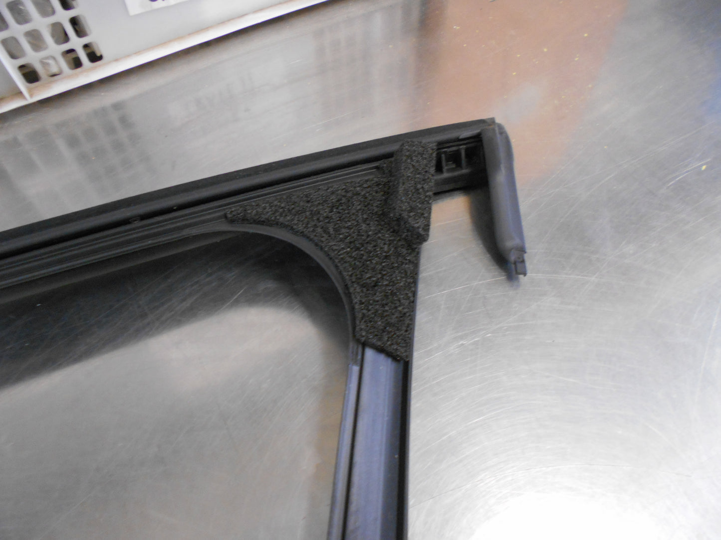 Peugeot 308 Genuine Right Door Glass Seal New Part