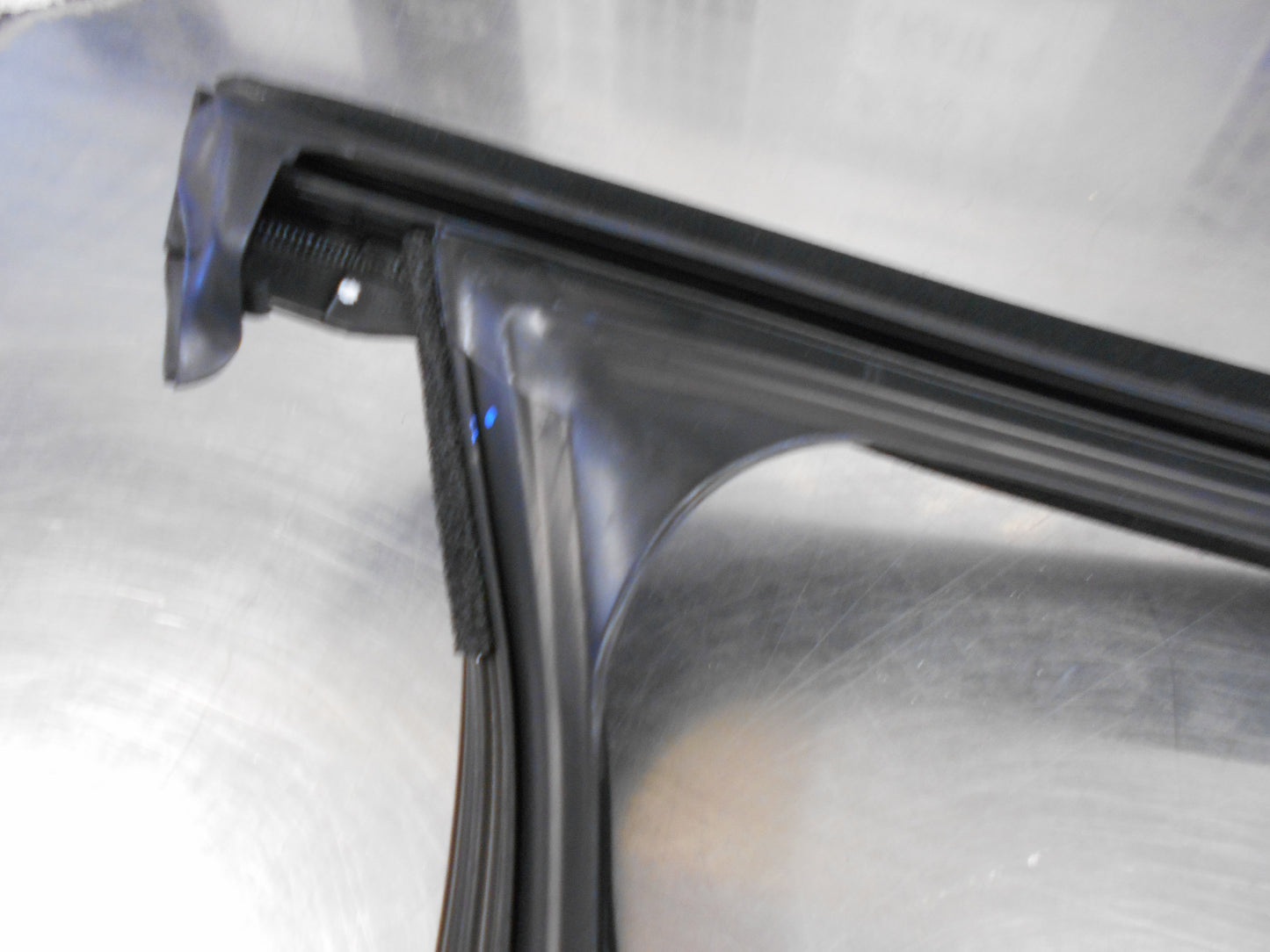 Holden Cruze Genuine Glass Door Seal New Part
