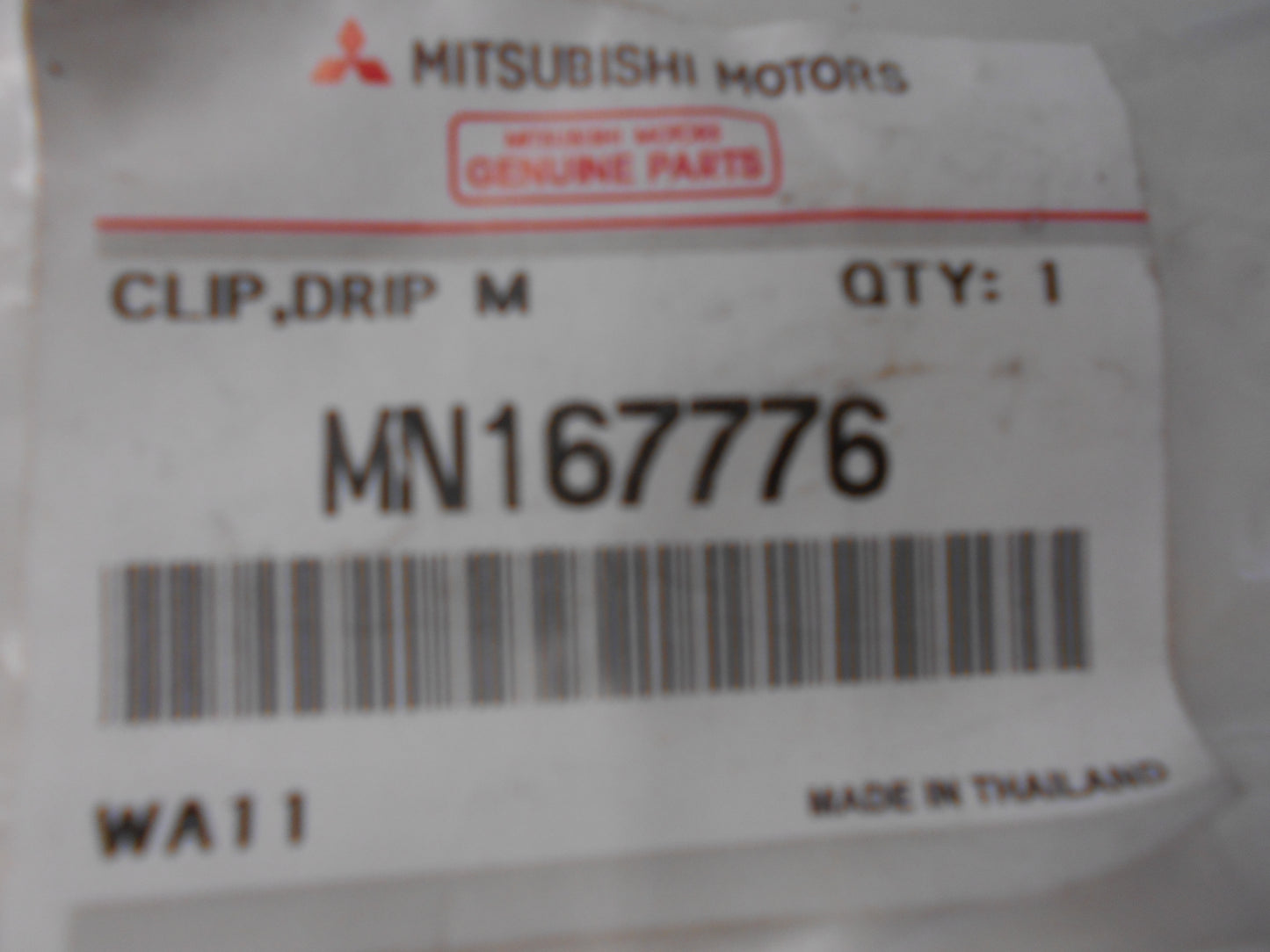 Mitsubishi ML Triton Genuine Drip Moulding Clip New Part