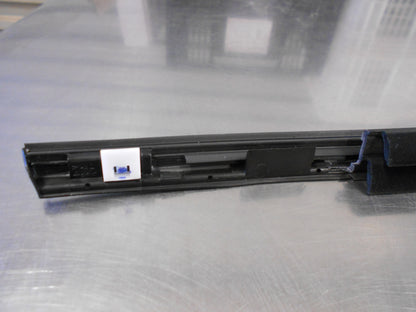 Suzuki Grand Vitara Genuine Front Right Hand Weatherstrip New Part