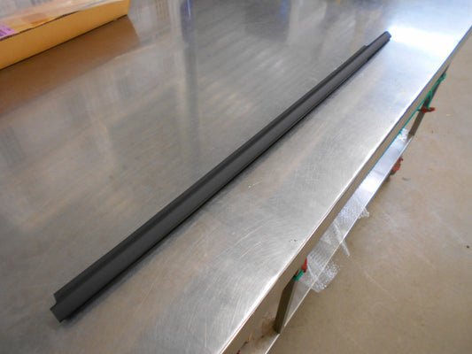 Nissan Juke Genuine Front Left Hand Door Belt Moulding New Part