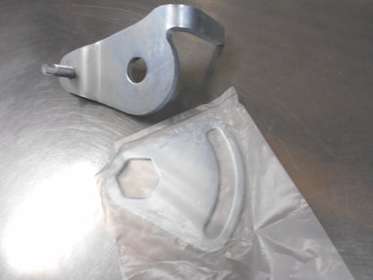 Nissan Patrol Genuine Panhard Rod Bracket Kit New Part