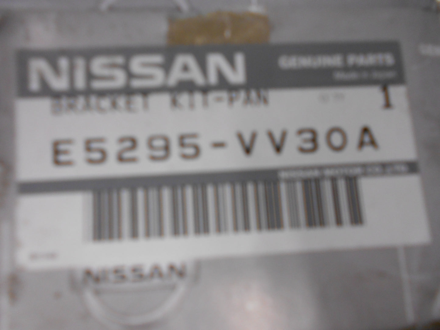 Nissan Patrol Genuine Panhard Rod Bracket Kit New Part