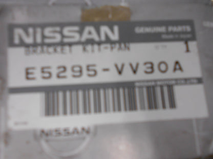 Nissan Patrol Genuine Panhard Rod Bracket Kit New Part