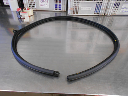 Mitsubishi Triton Genuine Left Hand Front Door Rubber Seal New Part