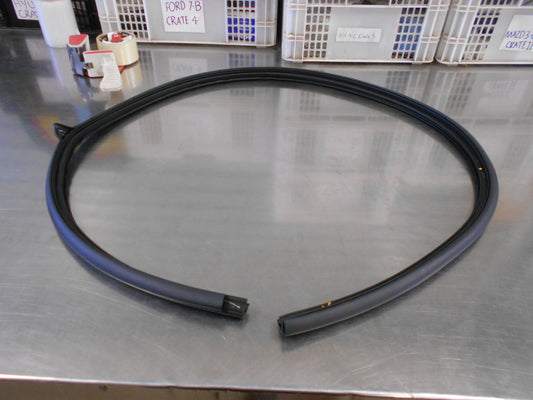 Mitsubishi Triton Genuine Left Hand Front Door Rubber Seal New Part