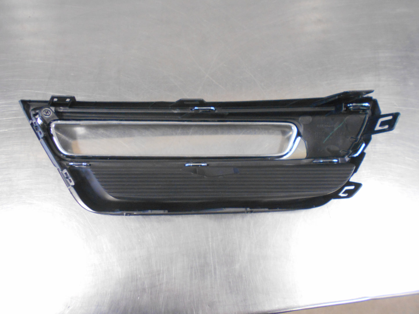 Honda CR-V Genuine Left Hand Front Fog Light Cover Bezel New Part