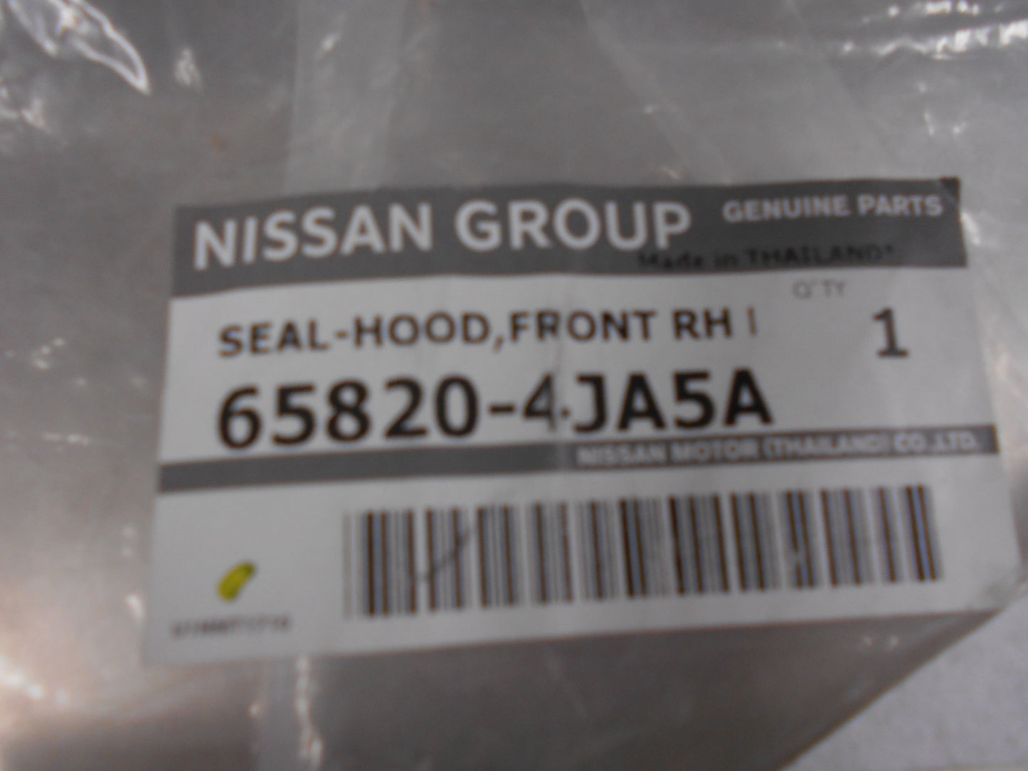 Nissan D23/NP300 Navara Genuine Right Hand Front Bonnet Seal New Part