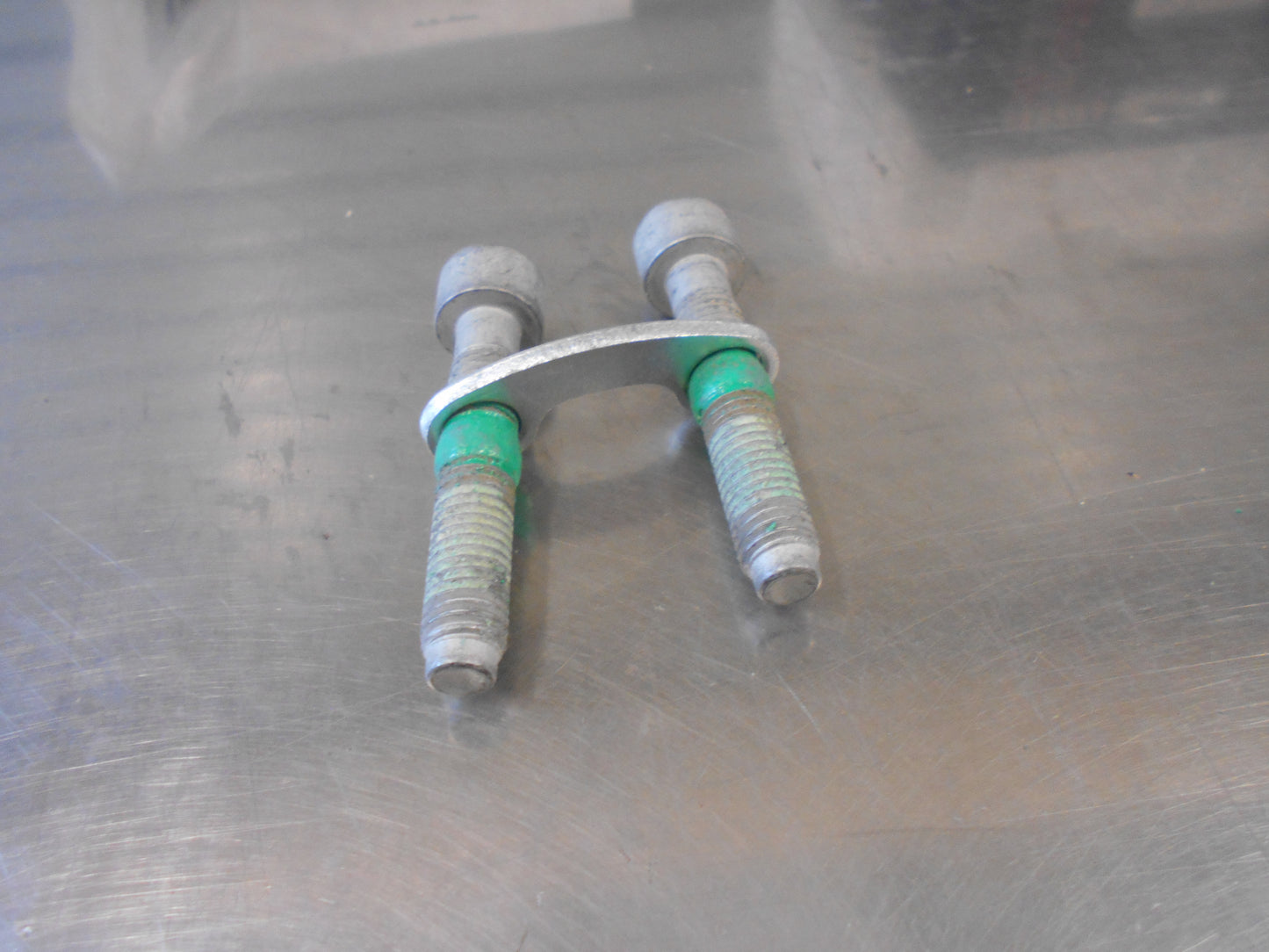 Chrysler 300 Genuine Rear Axle Bolt Kit New Part
