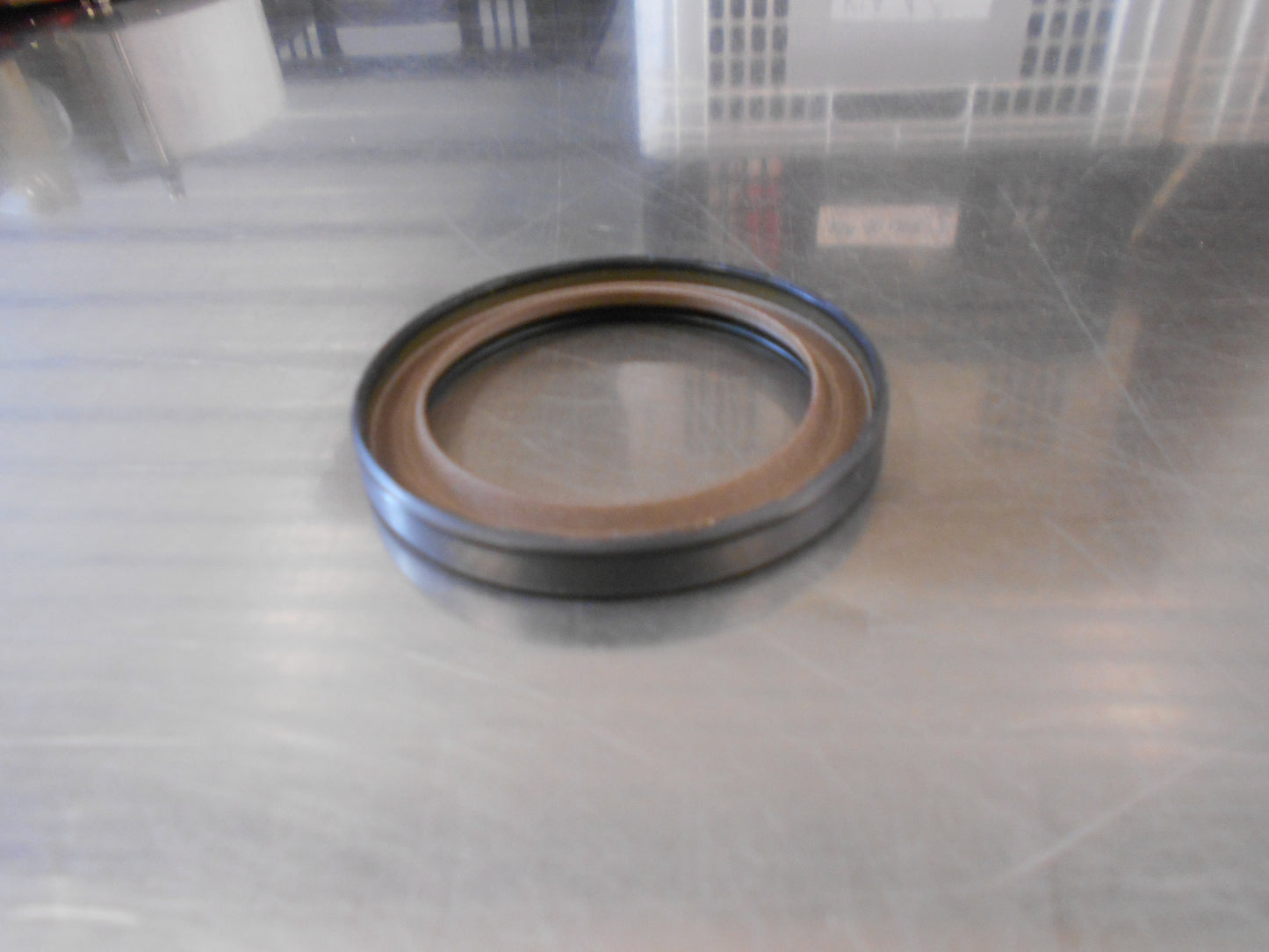 Volkswagen / Audi Genuine CRANKSHAFT SHAFT SEAL New Part