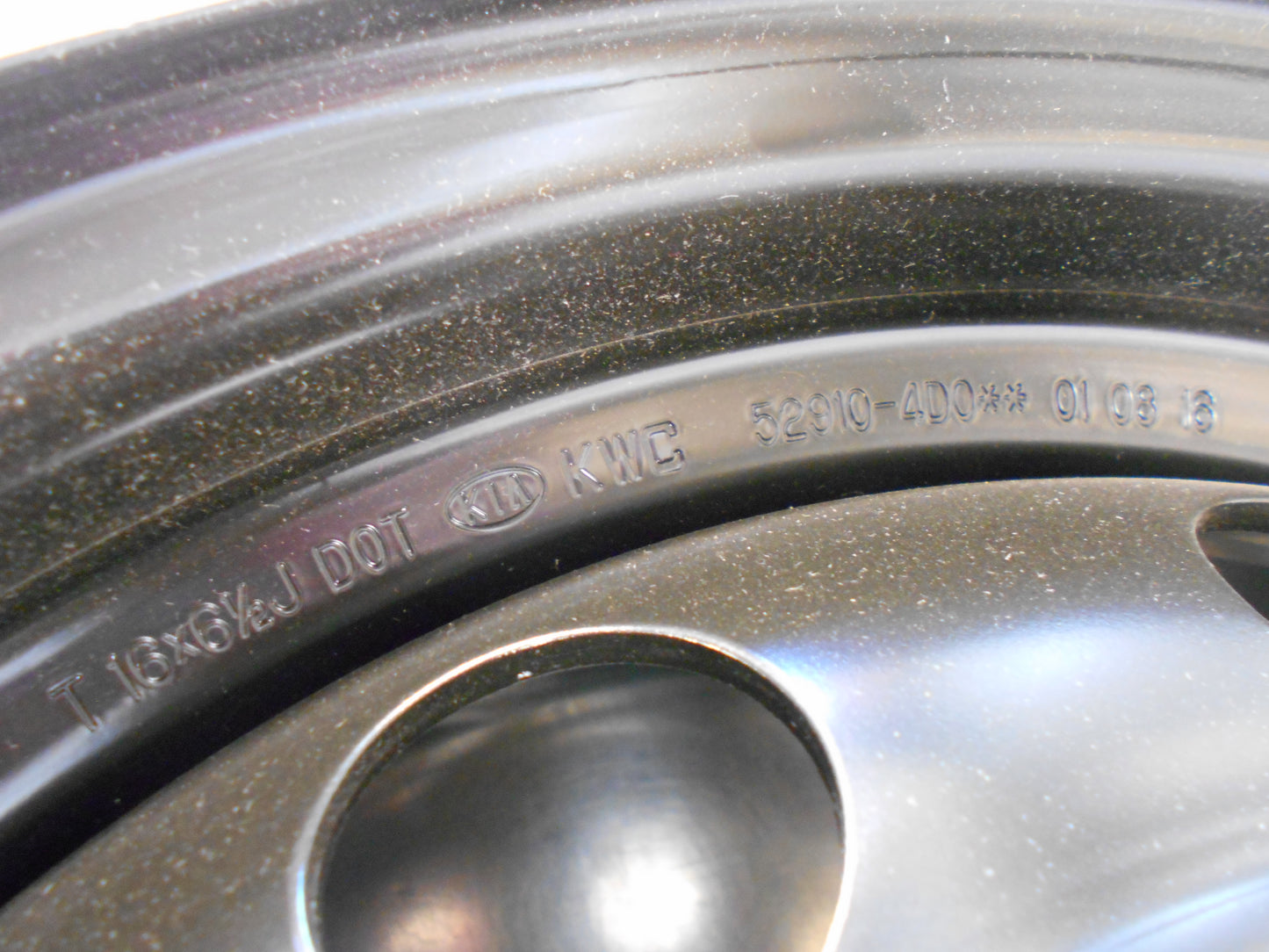 Kia Sedona/Hyundai Entourage Genuine 16x6.5 Steel Wheel New Part