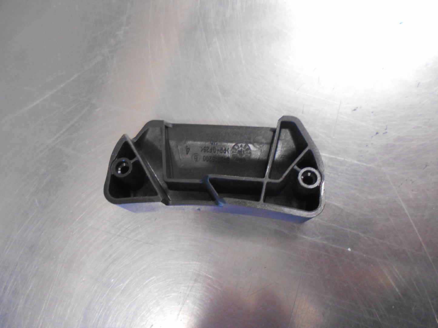 AUDI/VOLKSWAGEN Genuine Seat Belt Clip New Part