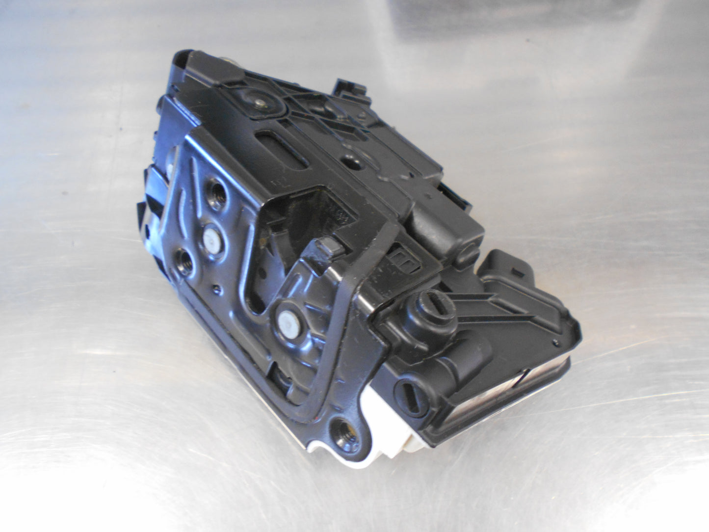 Volkswagen Passat/Tiguan/Amarok Genuine Rear Right Door Lock New Part