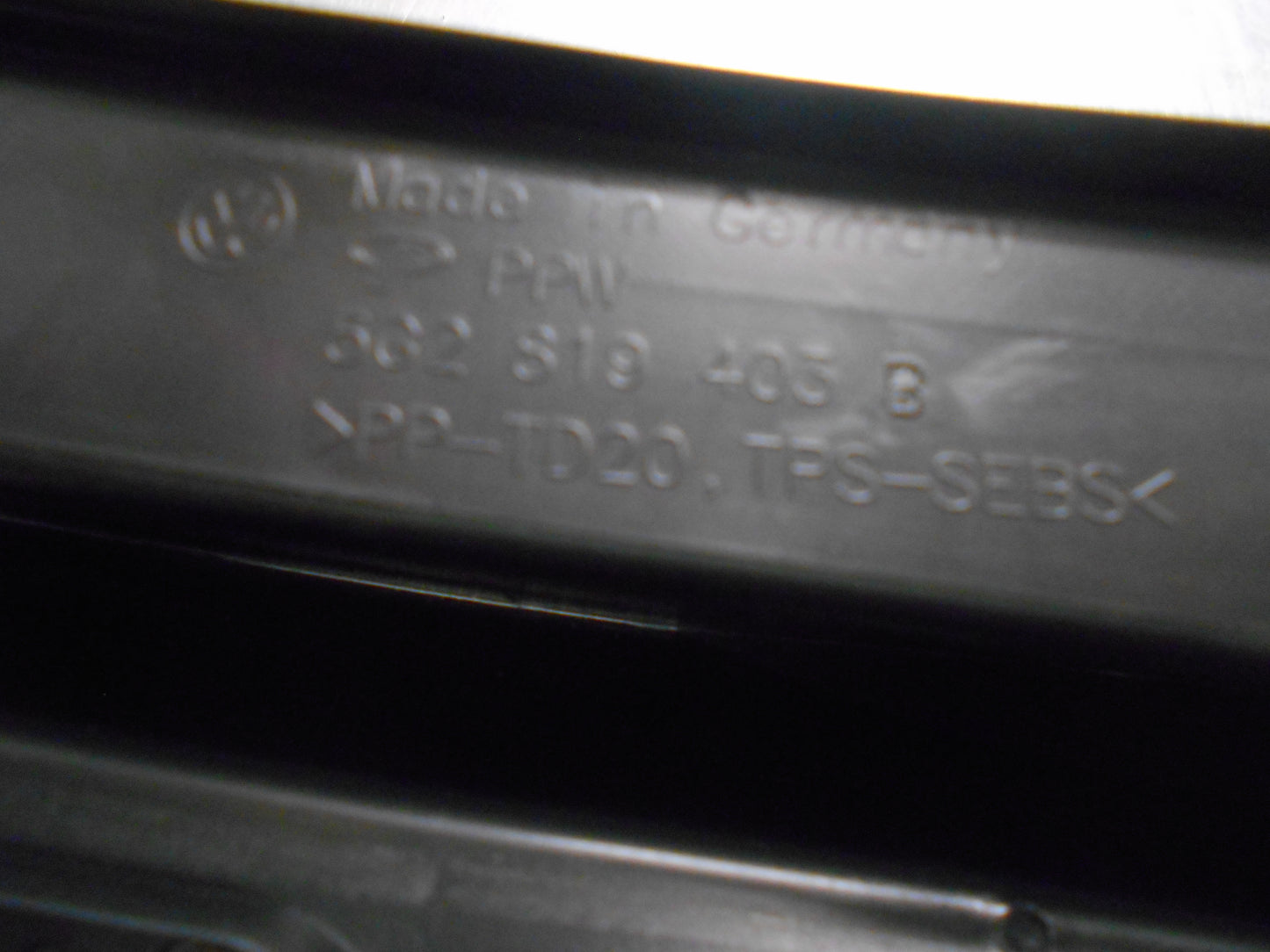 Volkswagen Golf Genuine Left Windscreen Scuttle Panel New Part