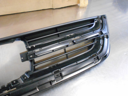 Honda CR-V Genuine Front Radiator Grille New Part