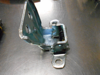 Holden Caprice Genuine Rear Right Lower Door Hinge New Part